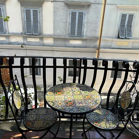 Bocca's 8 Apartment